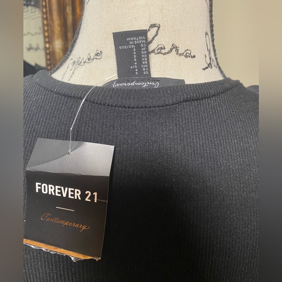 Forever 21 Ruffle Crop Top - Picture 5 of 6